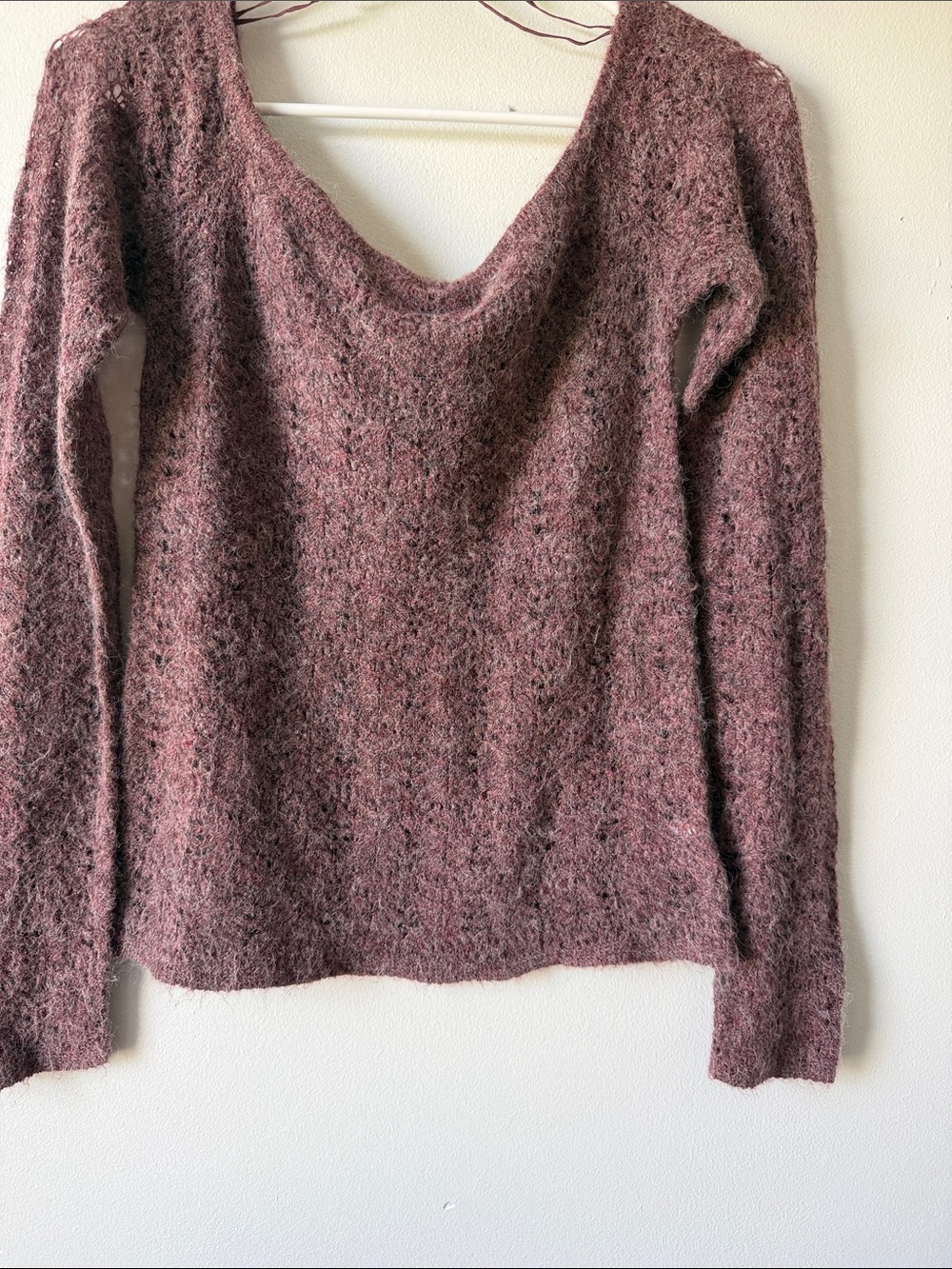 American Eagle Outfitters Fuzzy V-Neck Sweater in Mauve